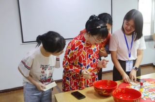 皓月攬中秋 良辰與君游 | 國貿(mào)舉辦中秋博餅游園會(huì)